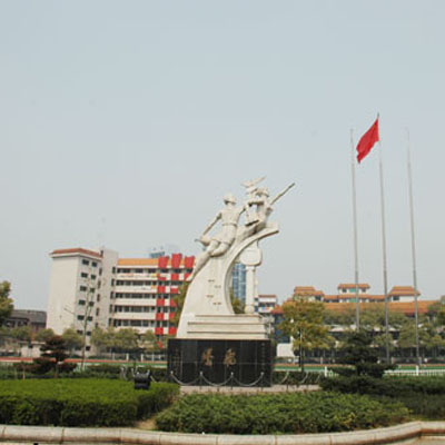 ���l�е�һ�ЌW���MУ�@ֱ�ˮ